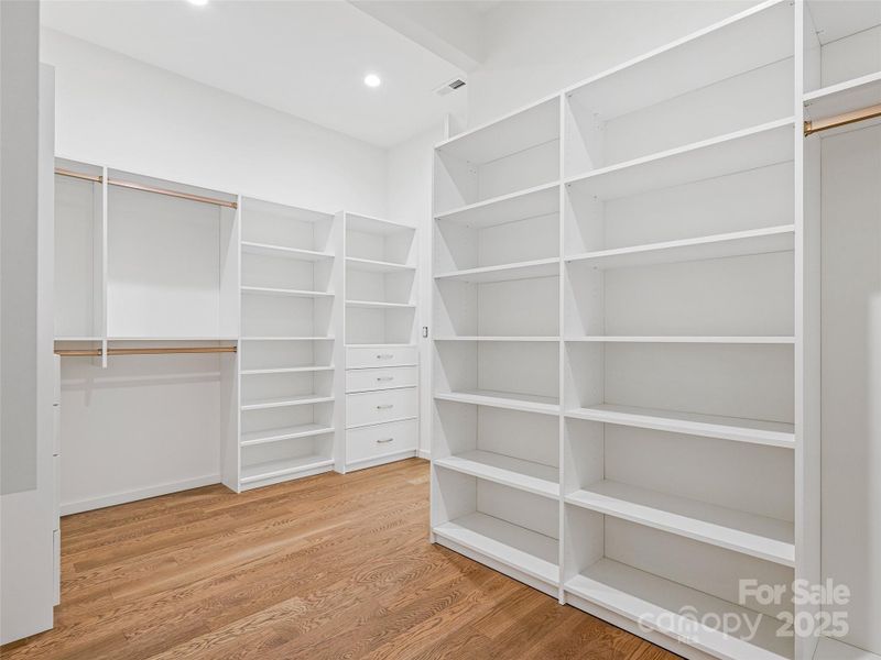 Image 38 of a home in .