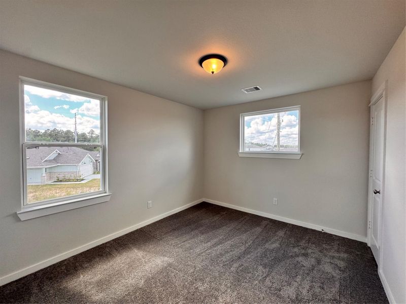Spacious, unfurnished interior of a new home in Santa Fe, Cleveland (Image 14).