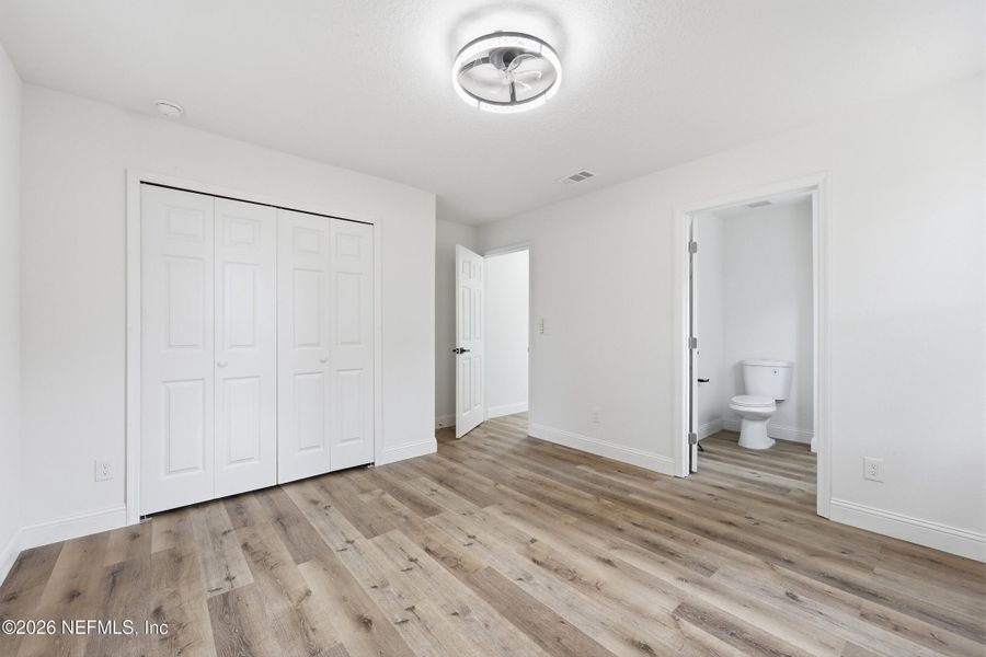 Spacious, unfurnished interior of a new home in , Jacksonville (Image 25).