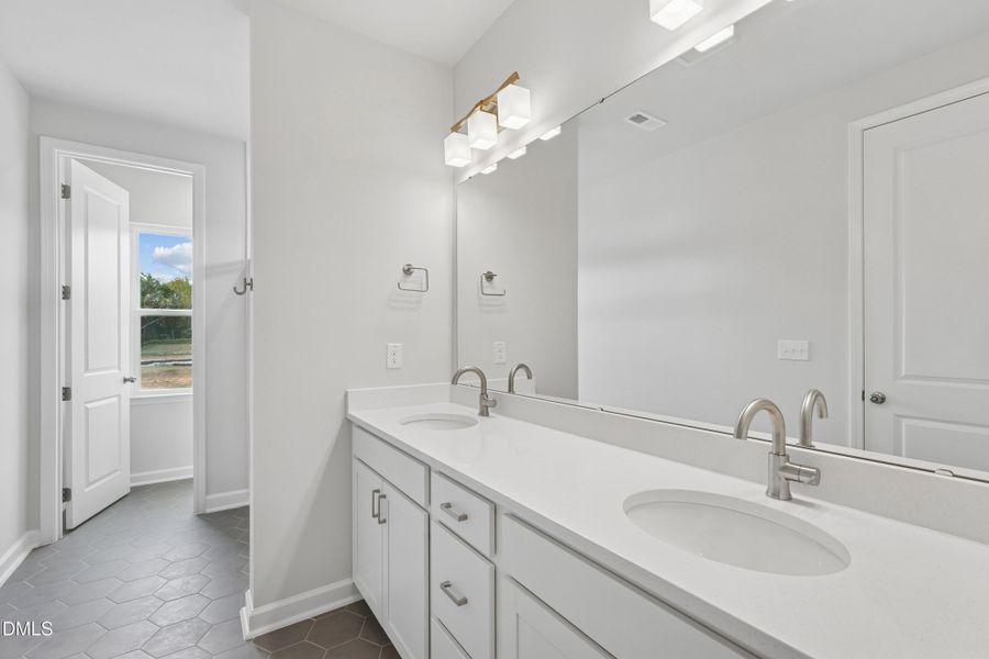 Mews at Holding Village 49_Primary Bathr Mews at Holding Village 49_Primary Bathr