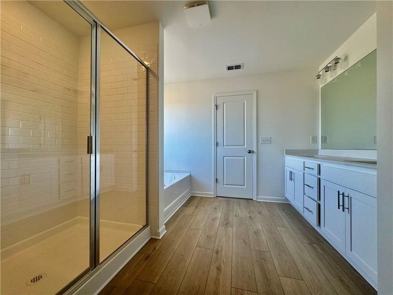 Image 41 of a home in Eastlyn Crossing.