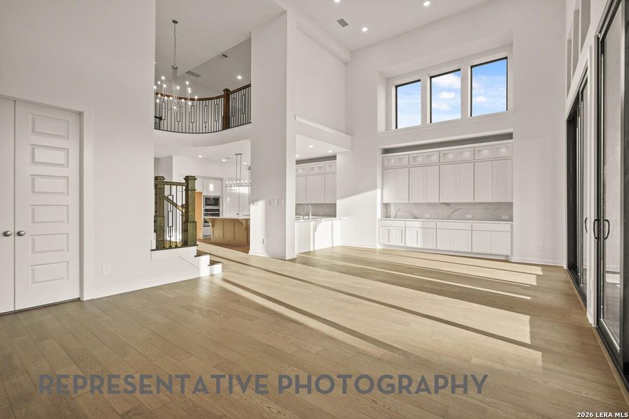 Spacious, unfurnished interior of a new home in Hallie's Cove, Schertz (Image 7).