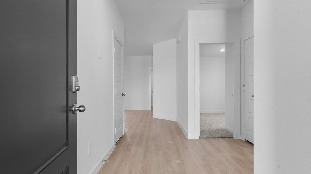 Spacious, unfurnished interior of a new home in Caldwell Crossing, Iowa Colony (Image 13). Spacious, unfurnished interior of a new home in Caldwell Crossing, Iowa Colony (Image 13).