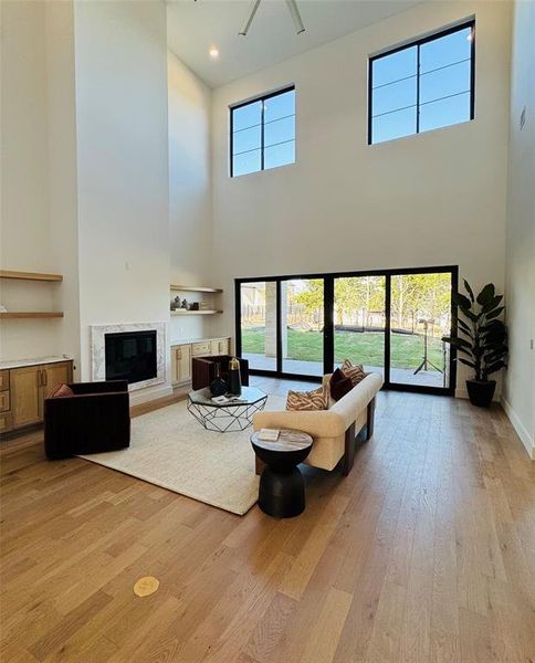 TWO STORY OVERSIZED LIVING AREA