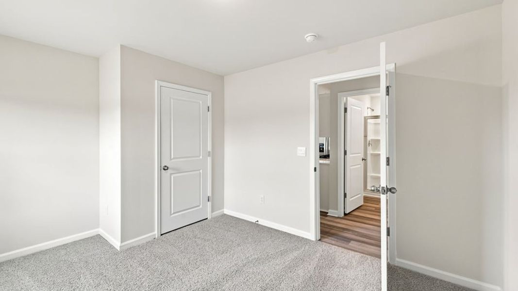 Spacious, unfurnished interior of a new home in Harrier Point, Woodruff (Image 26).
