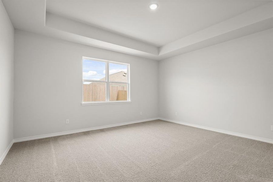 Spacious, unfurnished interior of a new home in Sycamore Landing, Fort Worth (Image 11).