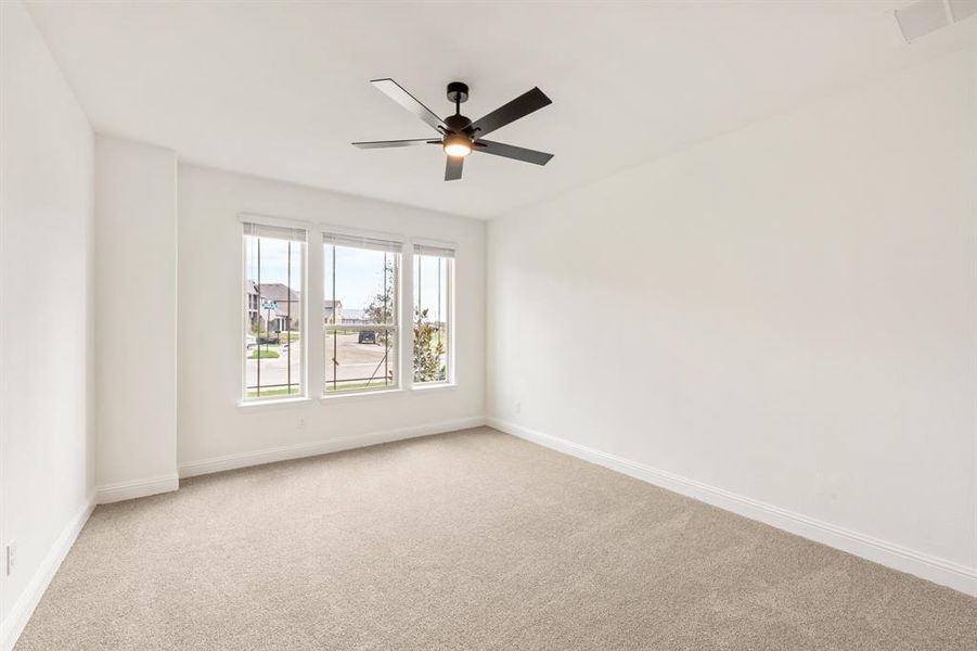 Spacious, unfurnished interior of a new home in Sonoma Verde, Rockwall (Image 27).