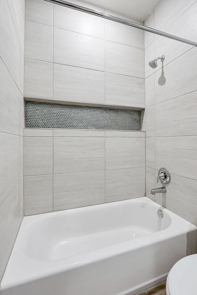 Image 10 of a home in Paseos Del Este.