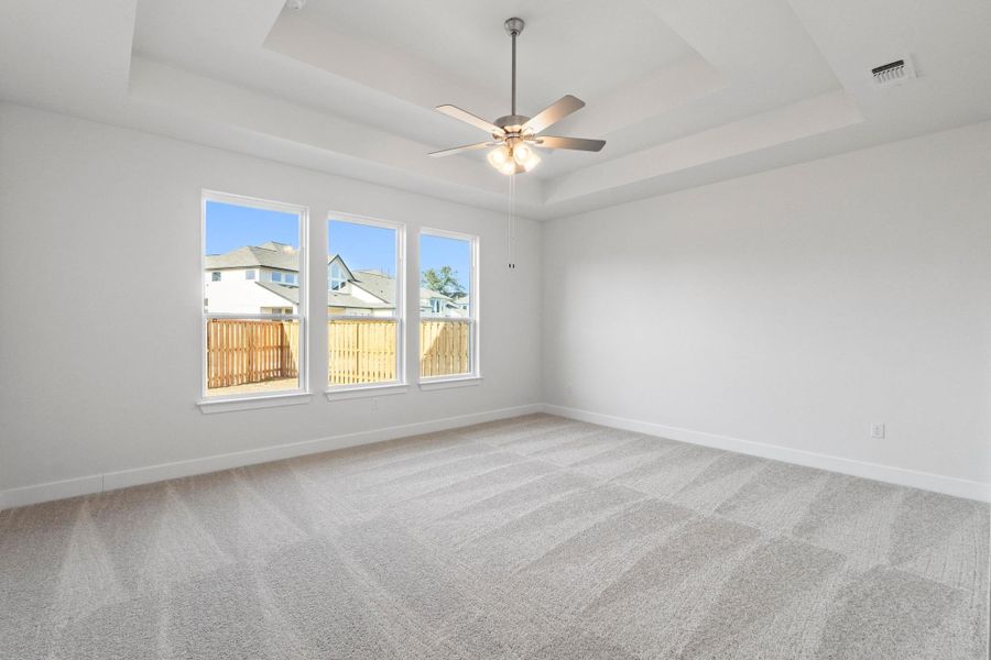 Spacious, unfurnished interior of a new home in Parmer Ranch, Georgetown (Image 32).