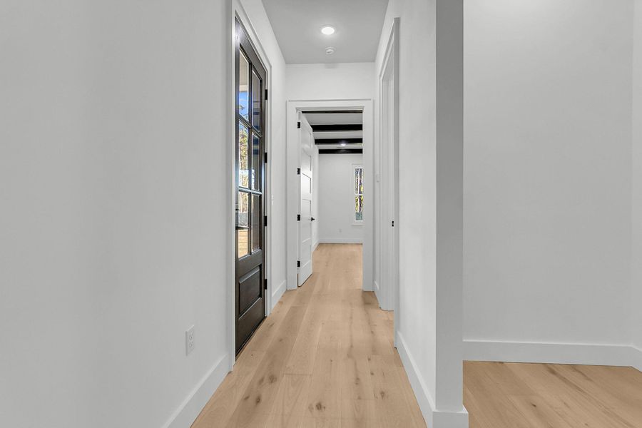 Spacious, unfurnished interior of a new home in , Summerville (Image 40).