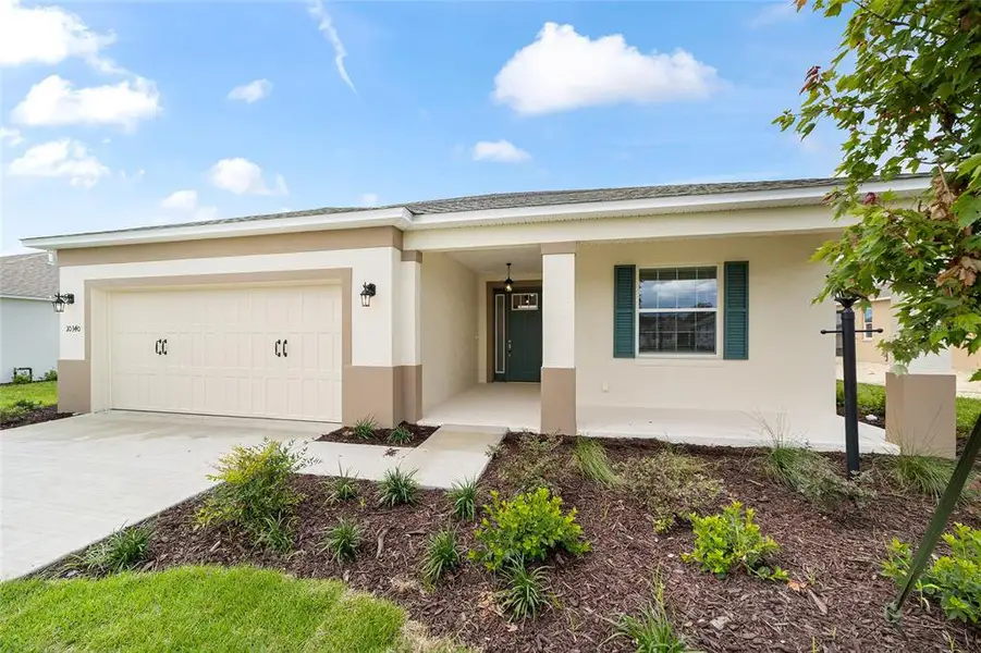 Exterior details and patio area of a home in , Ocala (Image 3). Exterior details and patio area of a home in , Ocala (Image 3).