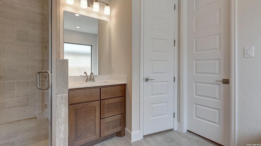 Furnished interior view inside a new home in Haby Hill, San Antonio (Image 6).