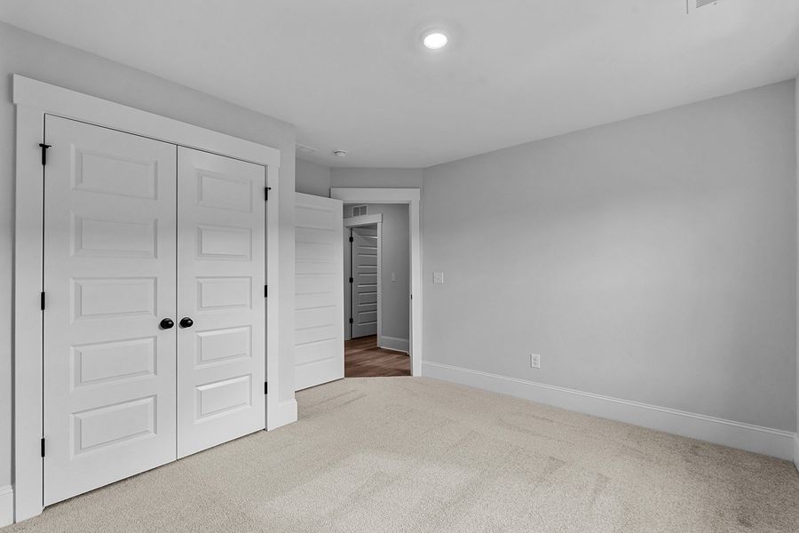 Spacious, unfurnished interior of a new home in Hanes Lake, Winston-Salem (Image 35).