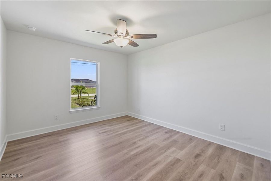 Spacious, unfurnished interior of a new home in Cape Coral, Cape Coral (Image 25).