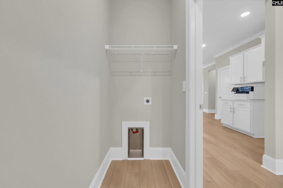 Spacious, unfurnished interior of a new home in Bickley Station, Irmo (Image 19).