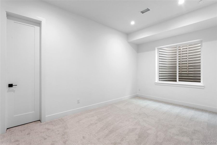 Spacious, unfurnished interior of a new home in , Denver (Image 24).