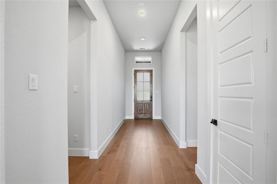 Spacious, unfurnished interior of a new home in Pecan Grove, Burleson (Image 22).