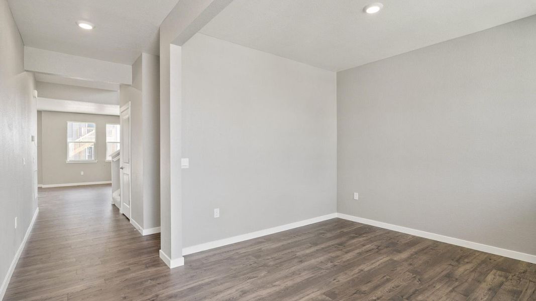 Spacious, unfurnished interior of a new home in Lakeside Canyon, Mead (Image 12).