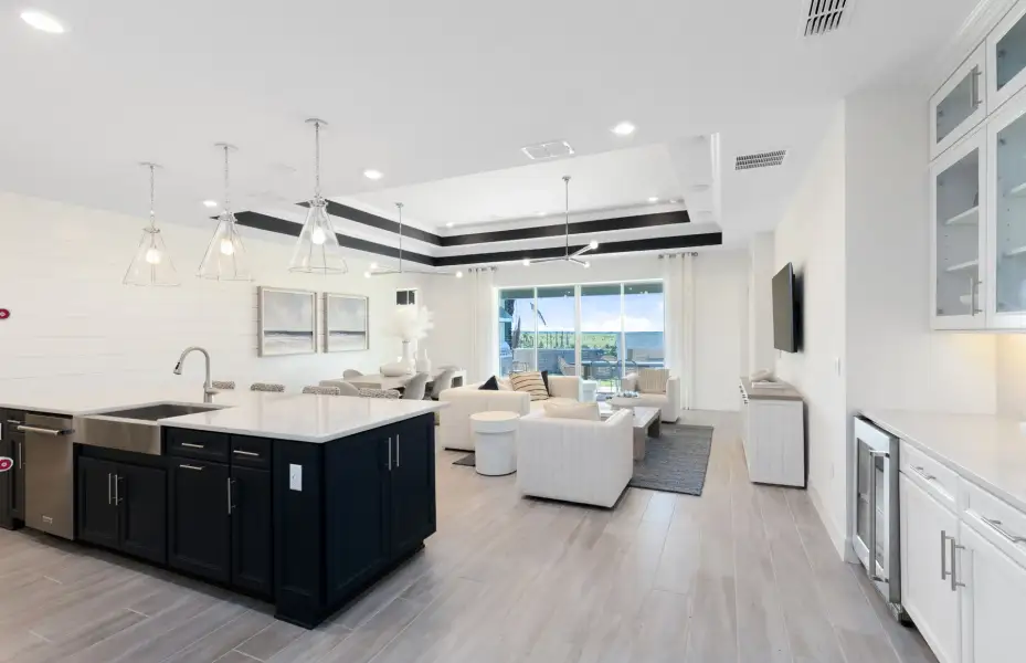 Representative furnished interior of a home built from the Mahogany Grand by Pulte Homes in Highland Pines, Leesburg (Image 15).