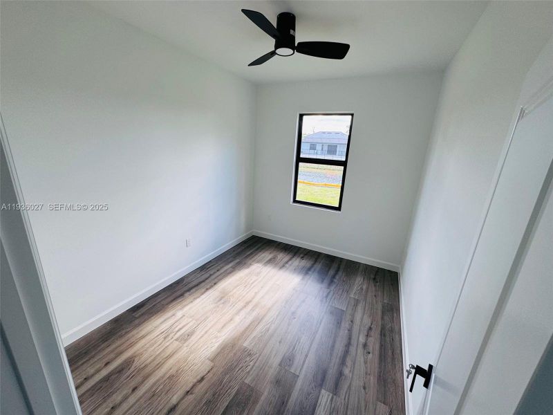 Spacious, unfurnished interior of a new home in , Cape Coral (Image 32).