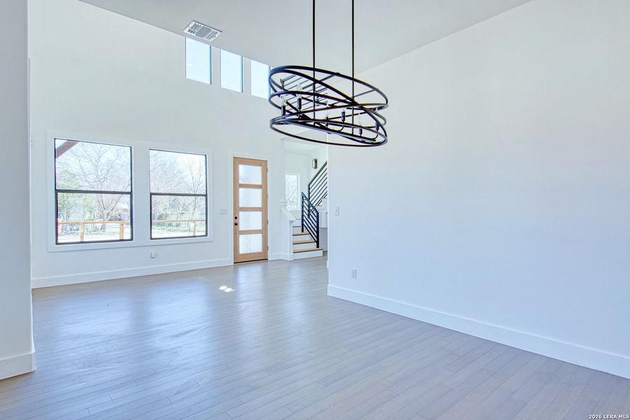 Spacious, unfurnished interior of a new home in , San Antonio (Image 33).