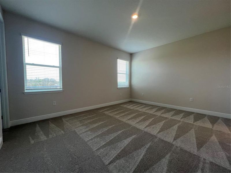 Spacious, unfurnished interior of a new home in Hills of Minneola, Minneola (Image 19).