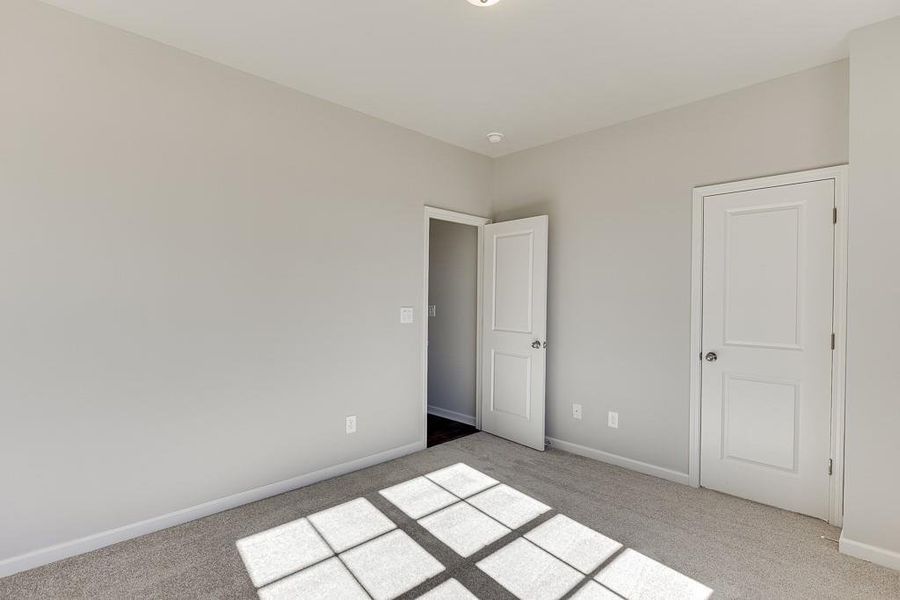 Spacious, unfurnished interior of a new home in , Gainesville (Image 36).
