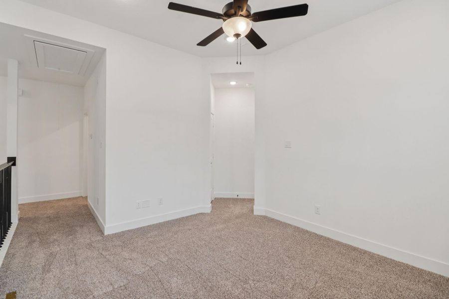 Spacious, unfurnished interior of a new home in Kresston 50's, Montgomery (Image 30).