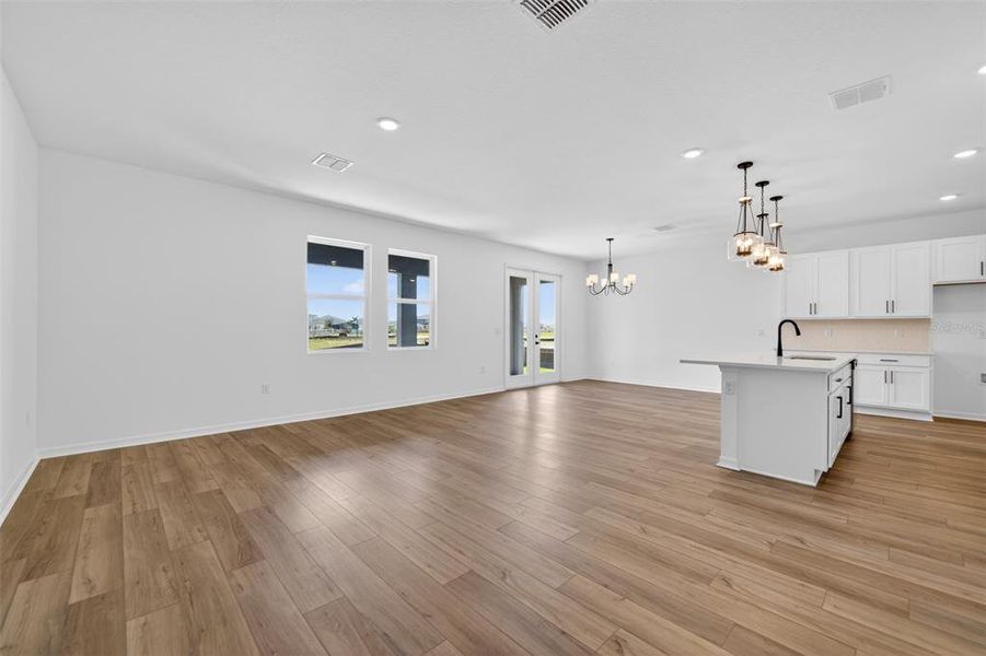 Spacious, unfurnished interior of a new home in Tyson Reserve, St. Cloud (Image 14).