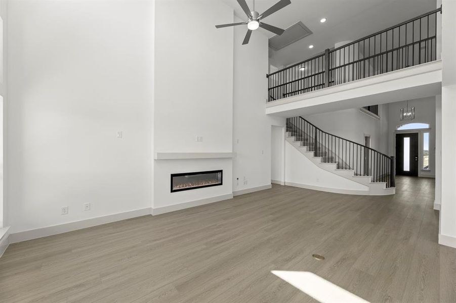 11. 5920 Mustang - Family (3) 11. 5920 Mustang - Family (3)