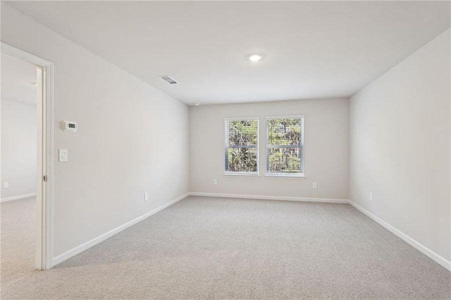 Spacious, unfurnished interior of a new home in Ivey Township, Dallas (Image 24).