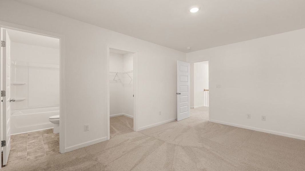 Spacious, unfurnished interior of a new home in Wildwood, Covington (Image 23).