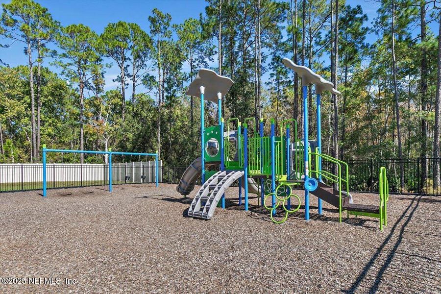 Community amenities in St Augustine Lakes, St. Augustine (Image 28).