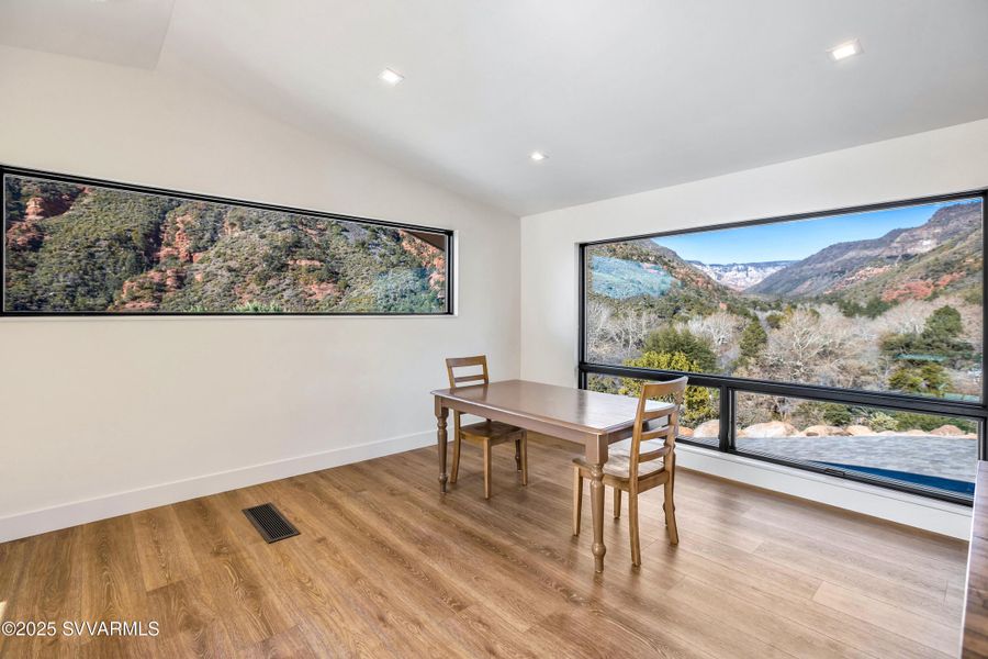 900UIG - 1836 900UIG - 1836