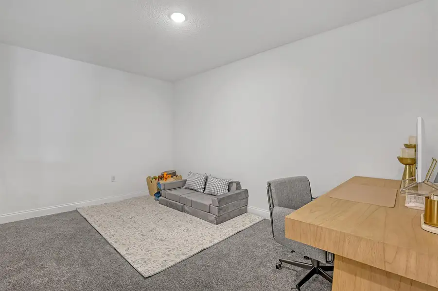 137 SE Birch (30)