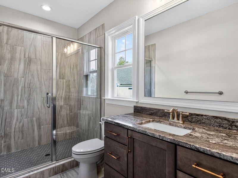 030-1280x960-bathroom