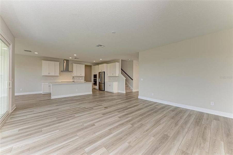 Spacious, unfurnished interior of a new home in Mirada, San Antonio (Image 29).