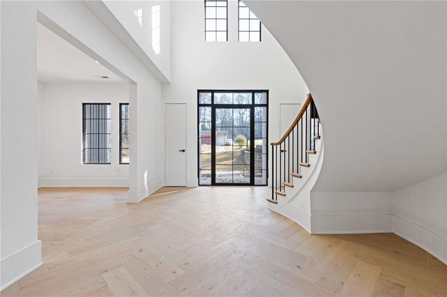 Spacious, unfurnished interior of a new home in , Alpharetta (Image 30).