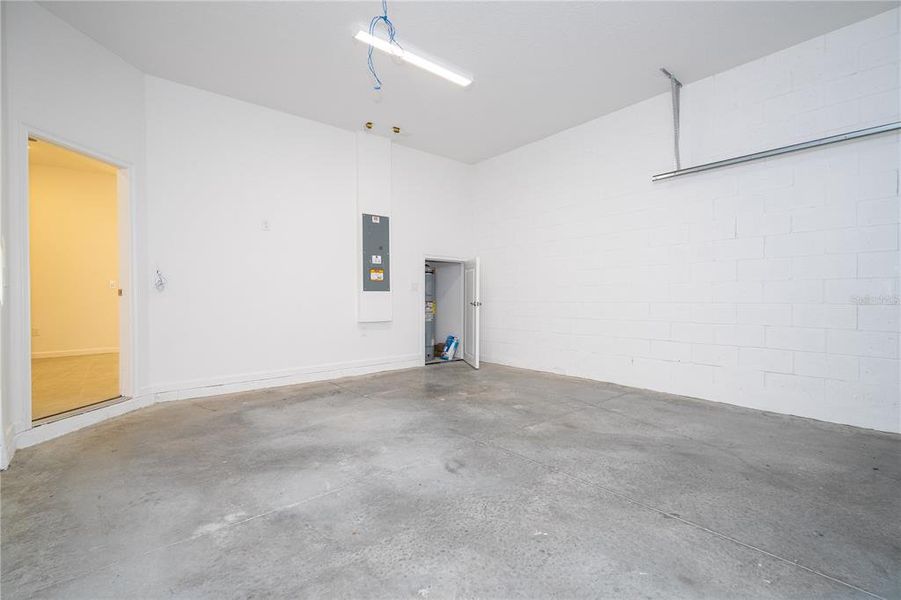 Spacious, unfurnished interior of a new home in Paradiso Grande, Orlando (Image 37).