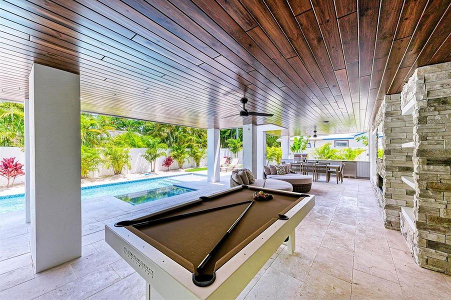 Exterior details and patio area of a home in , Holmes Beach (Image 30).
