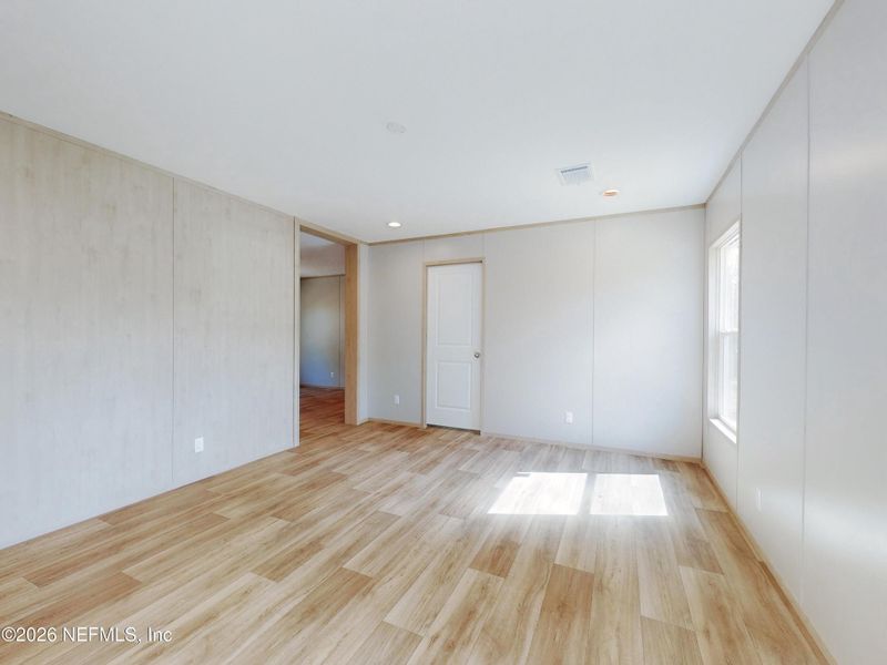 Spacious, unfurnished interior of a new home in , Keystone Heights (Image 23).