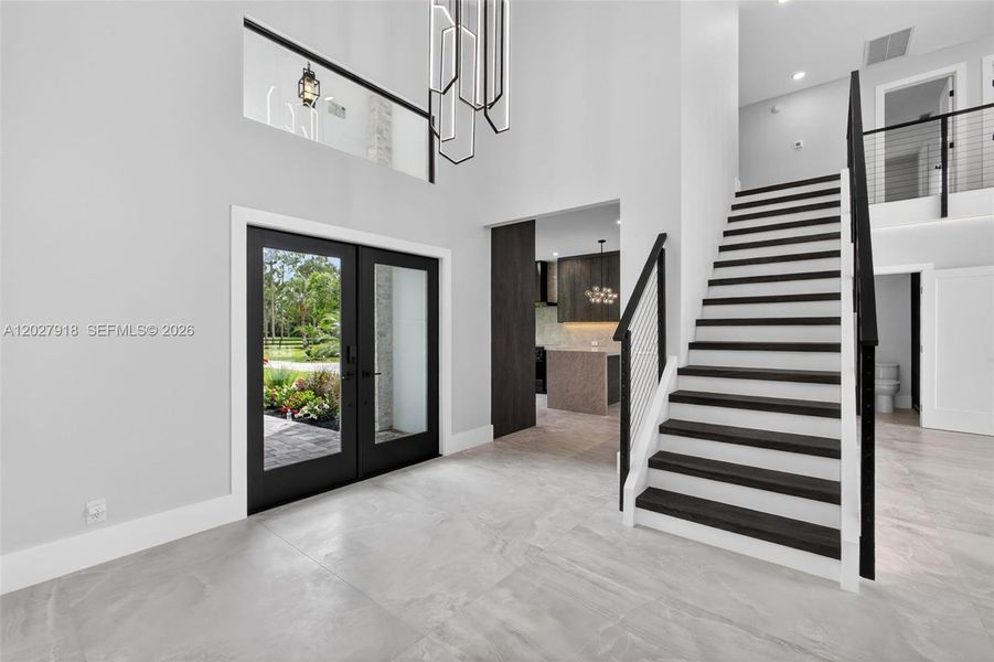 Spacious, unfurnished interior of a new home in , Palm Beach Gardens (Image 83).