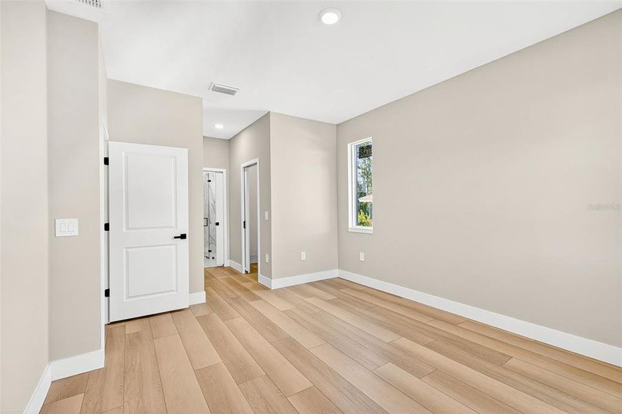 Spacious, unfurnished interior of a new home in , Port Charlotte (Image 48). Spacious, unfurnished interior of a new home in , Port Charlotte (Image 48).