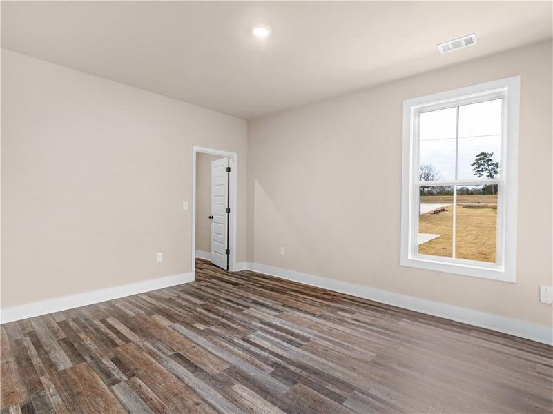 Spacious, unfurnished interior of a new home in , Mansfield (Image 36).