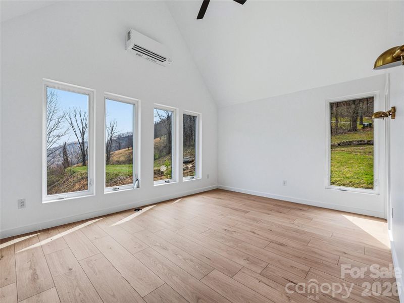 Spacious, unfurnished interior of a new home in , Leicester (Image 14).