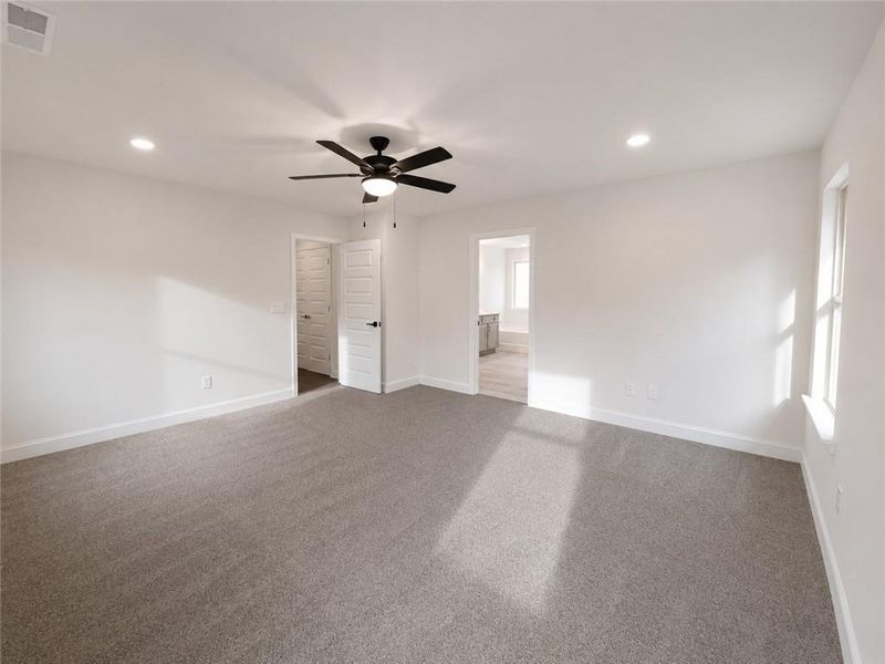 Spacious, unfurnished interior of a new home in Thunder Ridge, Dawsonville (Image 12). Spacious, unfurnished interior of a new home in Thunder Ridge, Dawsonville (Image 12).