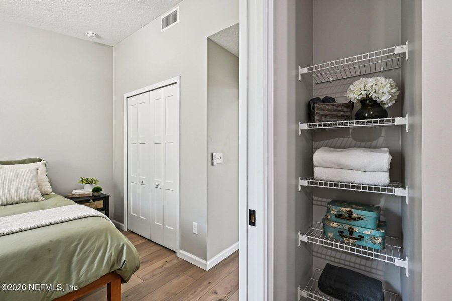 Furnished interior view inside a new home in , Middleburg (Image 6).