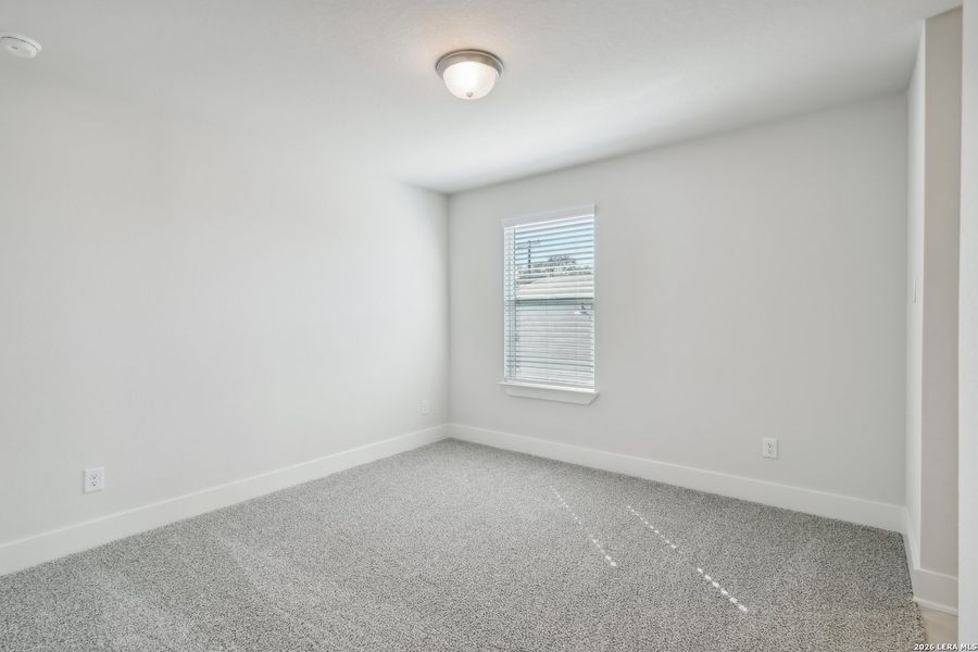 Spacious, unfurnished interior of a new home in Comanche Ridge, San Antonio (Image 31).