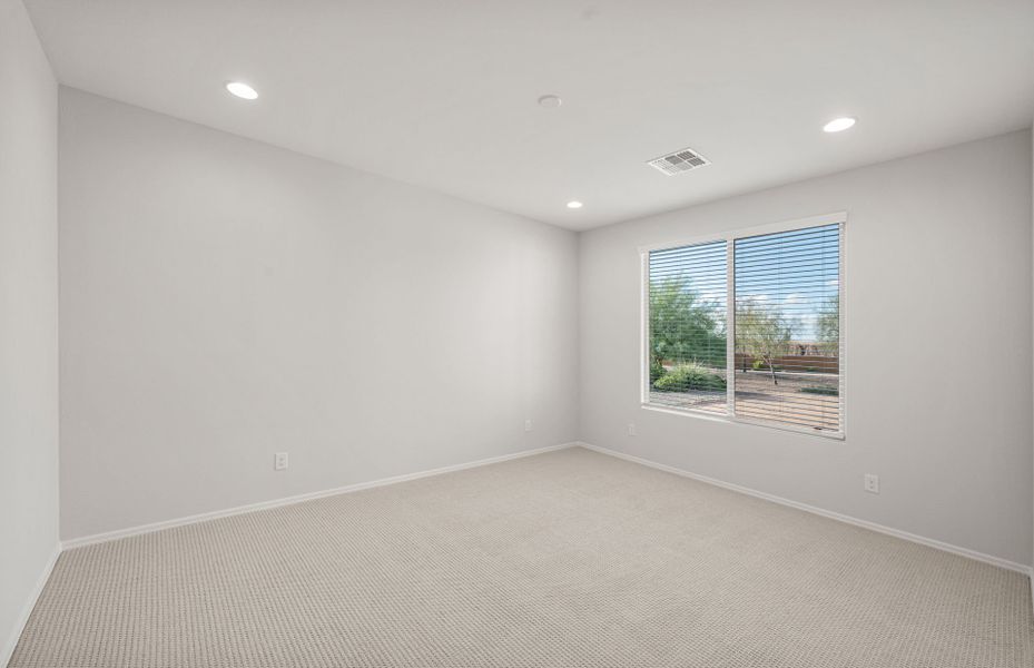 Spacious, unfurnished interior of a new home in Sun City Festival, Buckeye (Image 18).