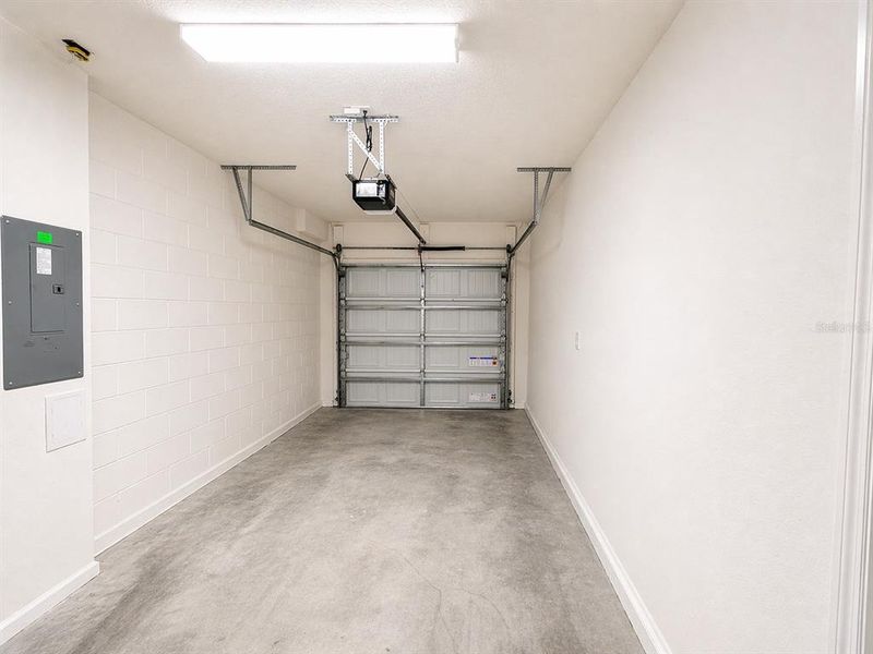 Spacious, unfurnished interior of a new home in , St. Cloud (Image 23).